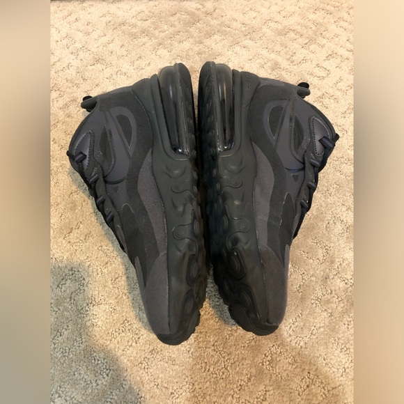 Nike Air Max 270 React Black Oil Grey Size 9.5 - Picture 7 of 11